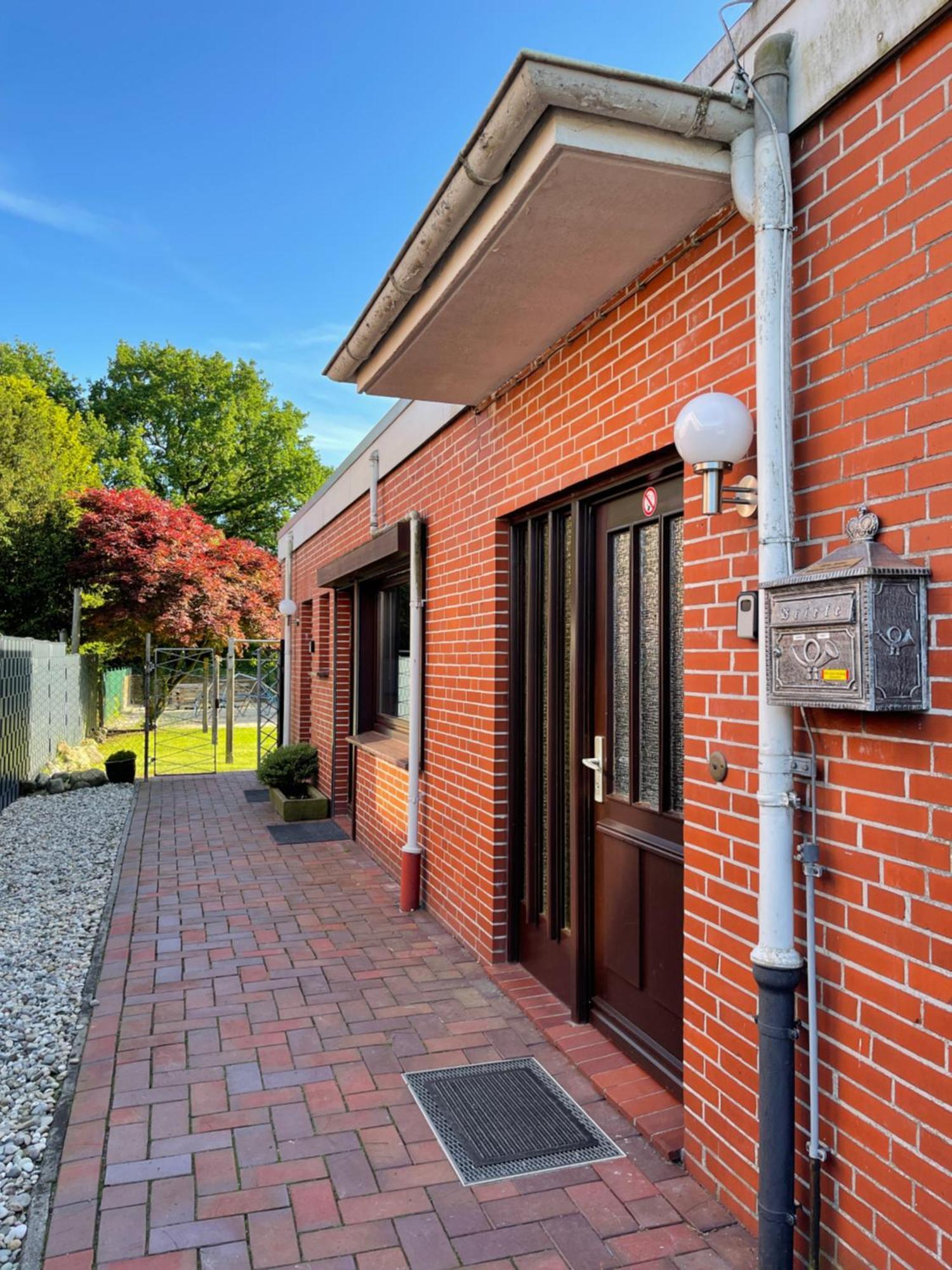 Ferienwohnung Im Erdgeschoss Mit Eingezaeunten Garten Und Terrasse Аурих Экстерьер фото