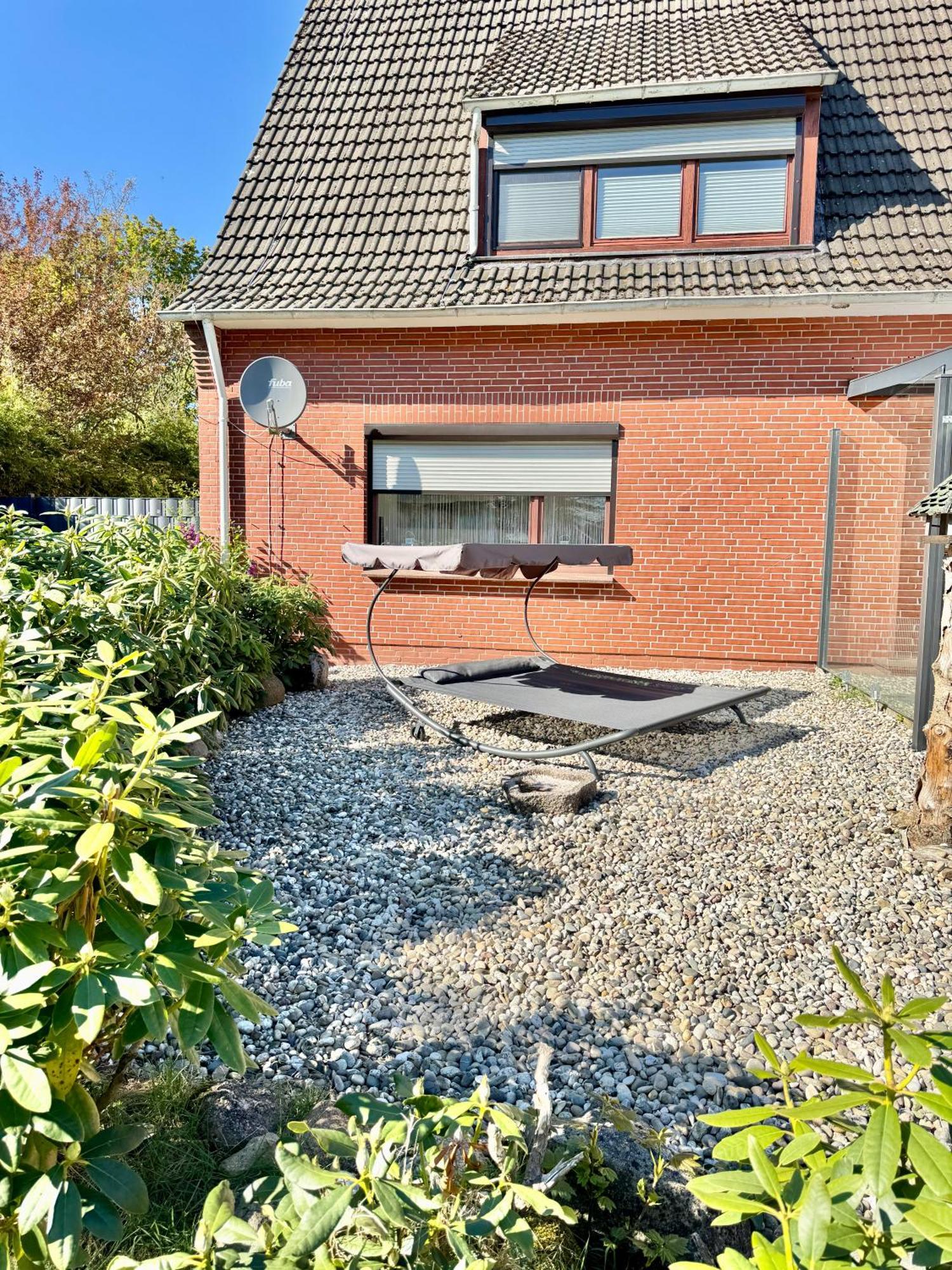 Ferienwohnung Im Erdgeschoss Mit Eingezaeunten Garten Und Terrasse Аурих Экстерьер фото